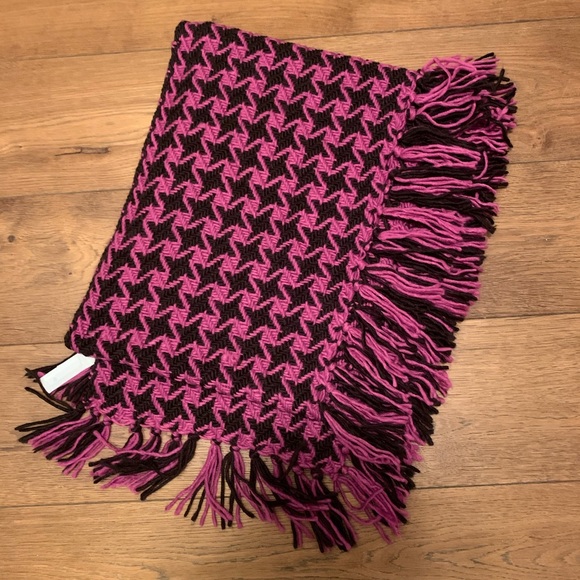 Loft Scarf - Picture 4 of 5